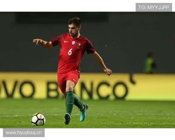 内维斯对曼城中场体系的控场与远射表现解析