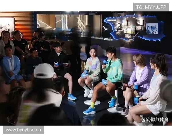 高亭宇吃个饭都带团队，感觉生活比比赛还累啊！